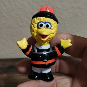 Colorful 1980s Vintage Sesame Street Big Bird Fireman PVC Figure/Figurine